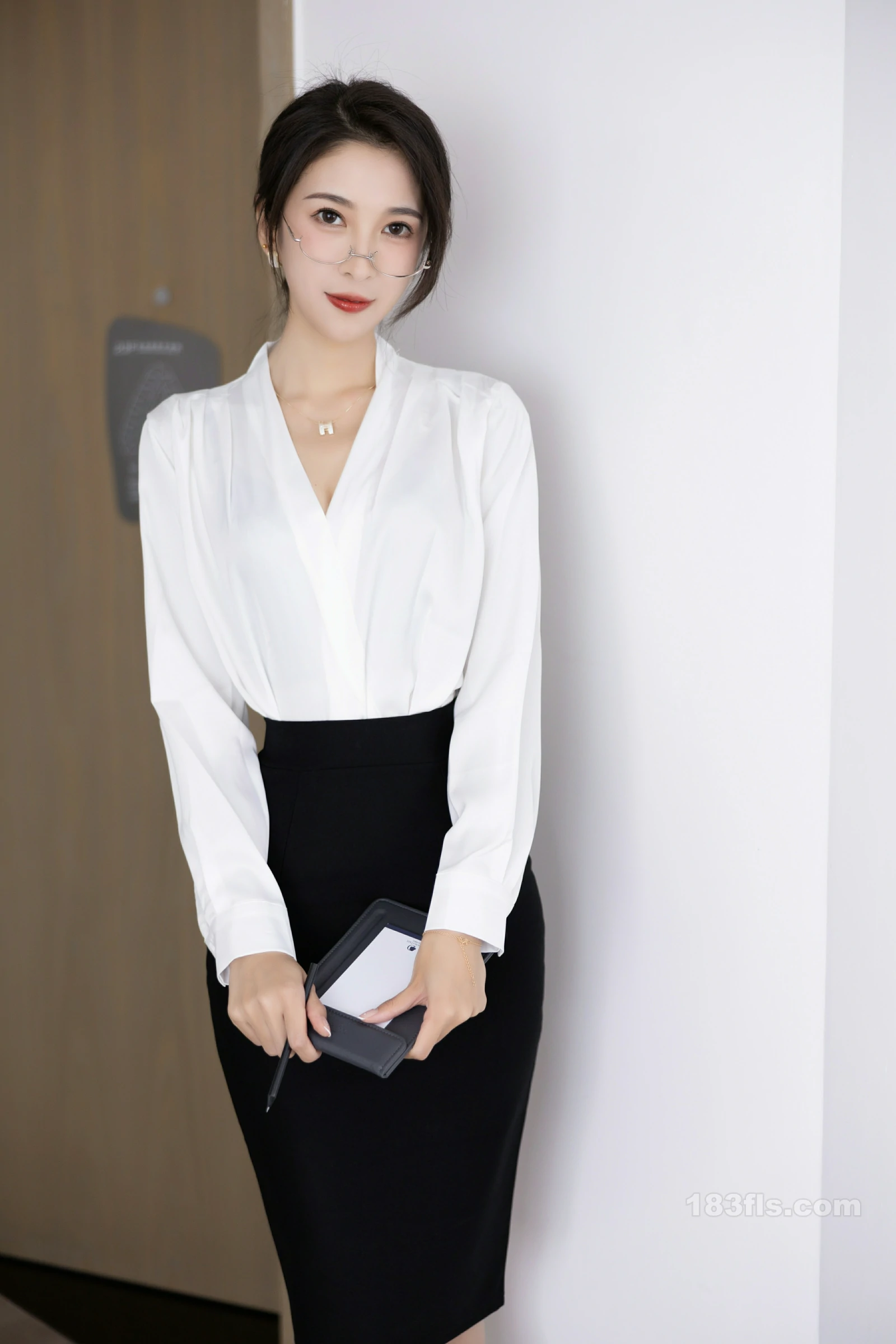 Gallery -         xiuren秀人网 - XiuRen 福利林乐一大尺度内购无码流出魅力御姐 - 妹妹美 - Sister Beauty -        - image 7