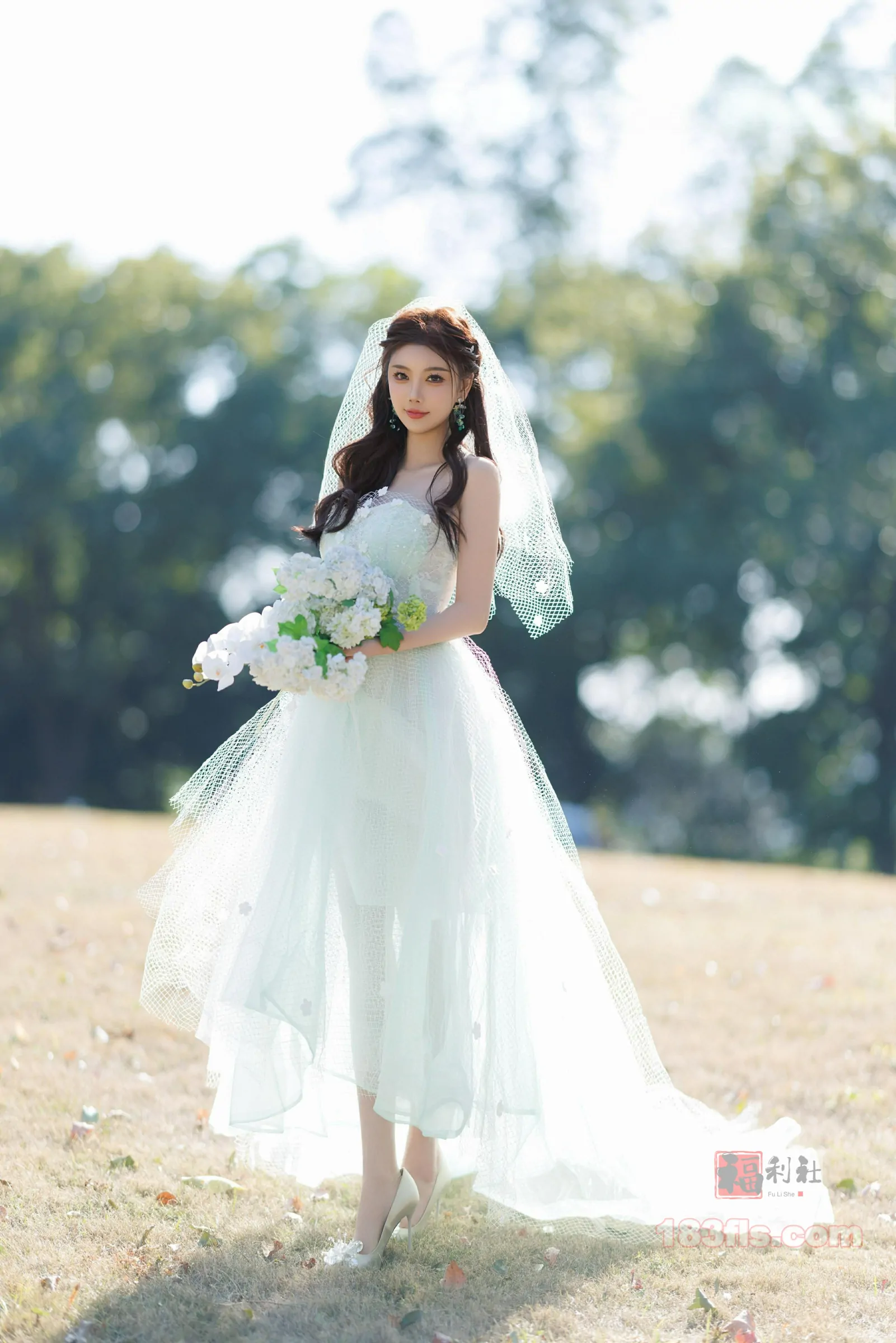 Gallery -         xiuren秀人网 - XiuRen 福利杨晨晨Yome大尺度内购无码流出黑白婚纱 - 妹妹美 - Sister Beauty -        - image 4