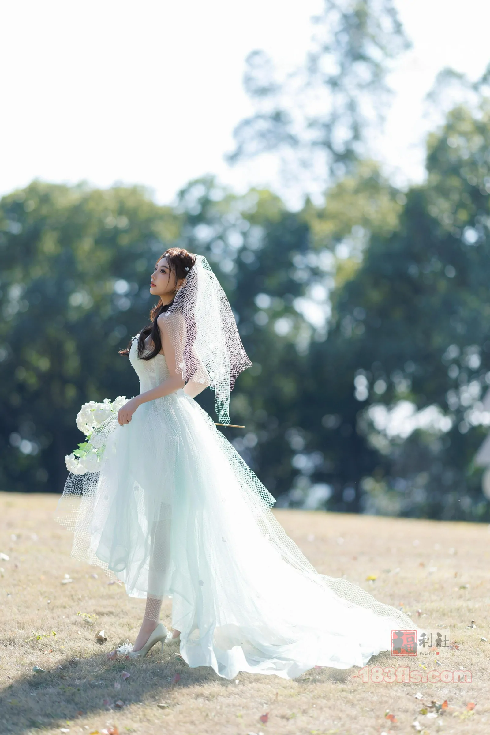 Gallery -         xiuren秀人网 - XiuRen 福利杨晨晨Yome大尺度内购无码流出黑白婚纱 - 妹妹美 - Sister Beauty -        - image 5