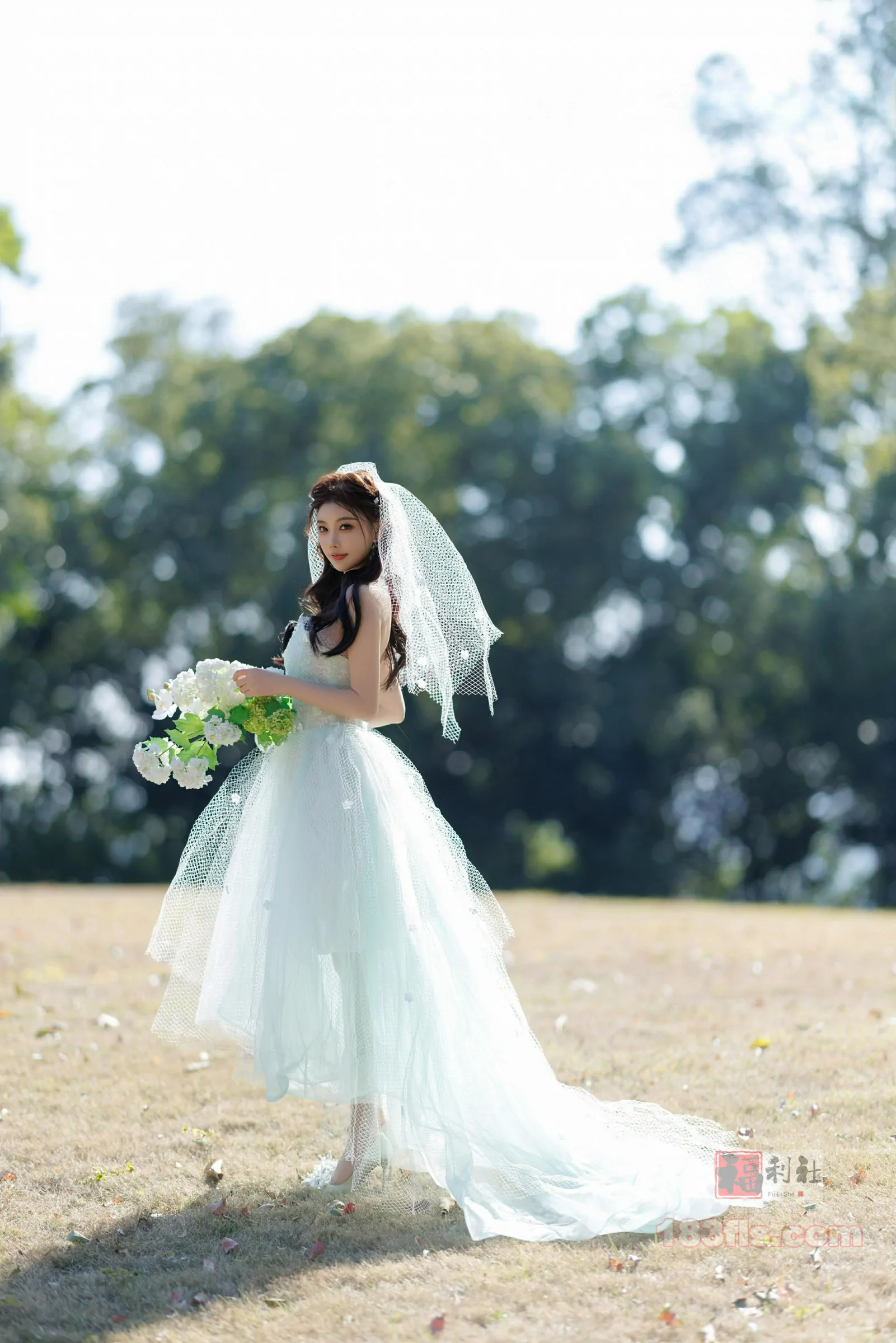 Gallery -         xiuren秀人网 - XiuRen 福利杨晨晨Yome大尺度内购无码流出黑白婚纱 - 妹妹美 - Sister Beauty -        - image 6