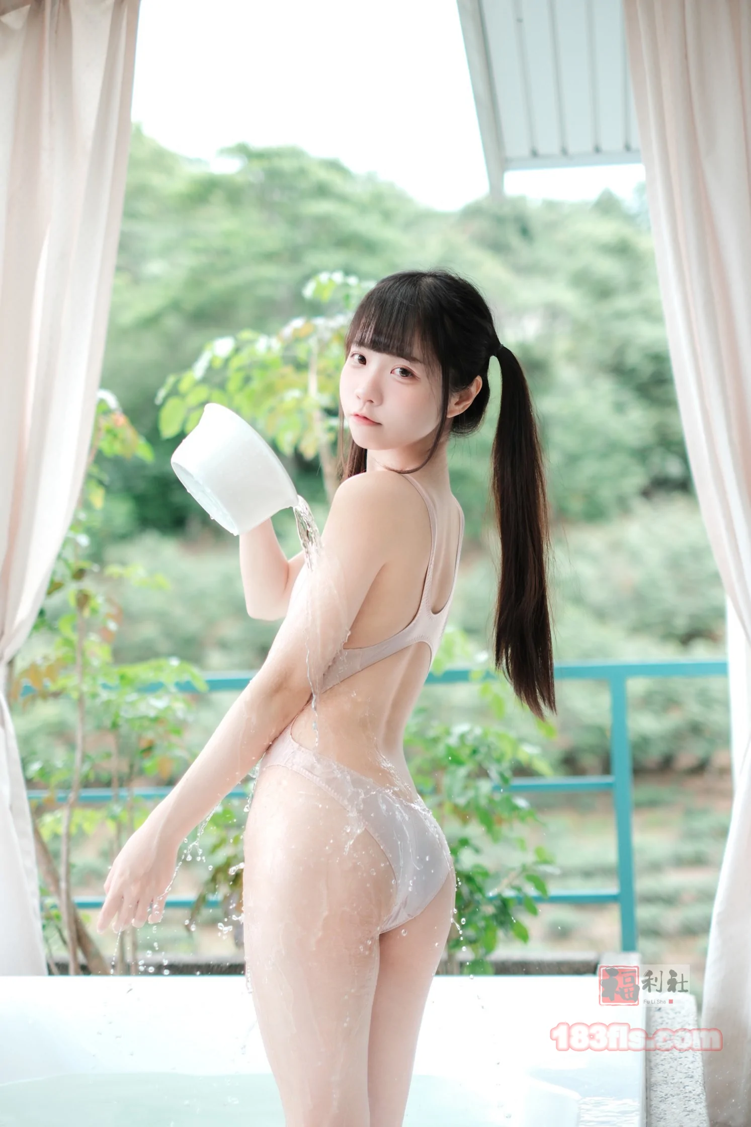 Gallery -         可可小白兔 – 在阳台做坏事的小兔兔 - 妹妹美 - Sister Beauty -        - image 1