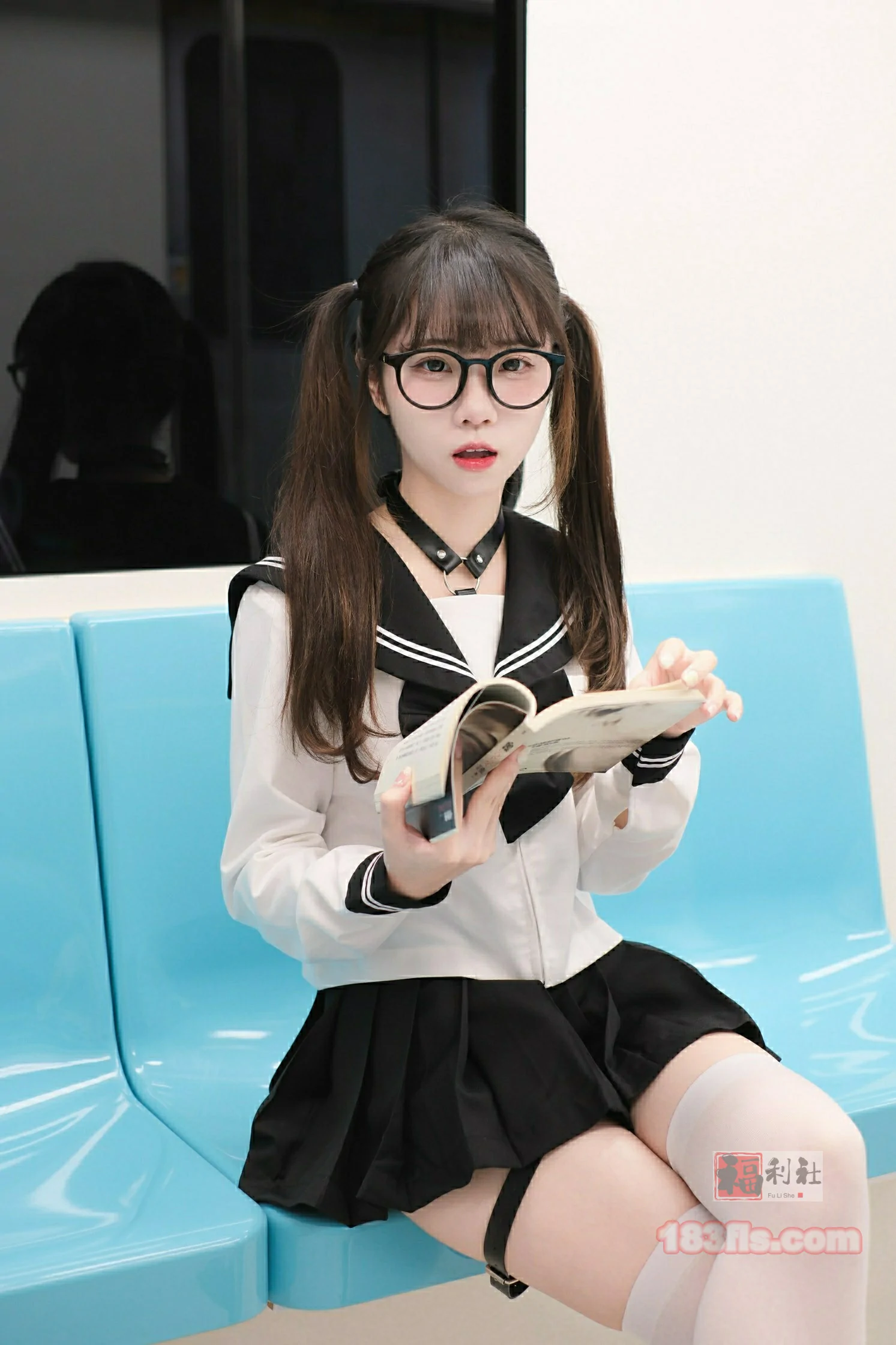 Gallery -         可可小白兔 – 電車上の女高中生 - 妹妹美 - Sister Beauty -        - image 6